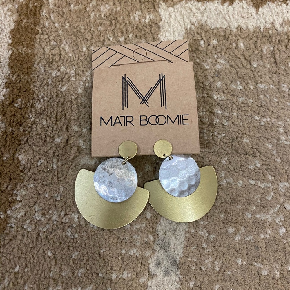 Earnings - Picture 1 of 4